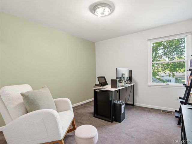426 Oak Run Court, Royal Oak, MI 48073