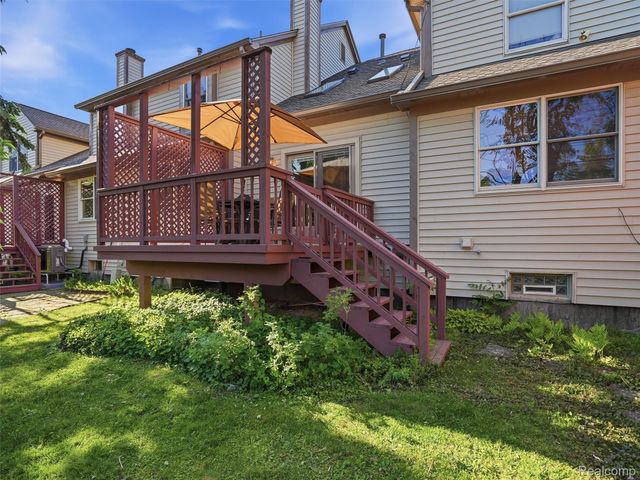 426 Oak Run Court, Royal Oak, MI 48073