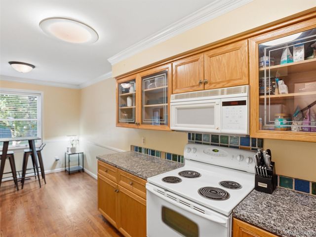 426 Oak Run Court, Royal Oak, MI 48073