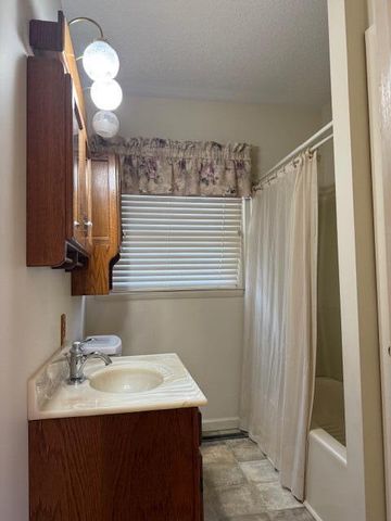 1028 Garst Street, Cabool, MO 65689