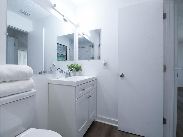 4215 E BAY DRIVE 1701B, Clearwater, FL 33764