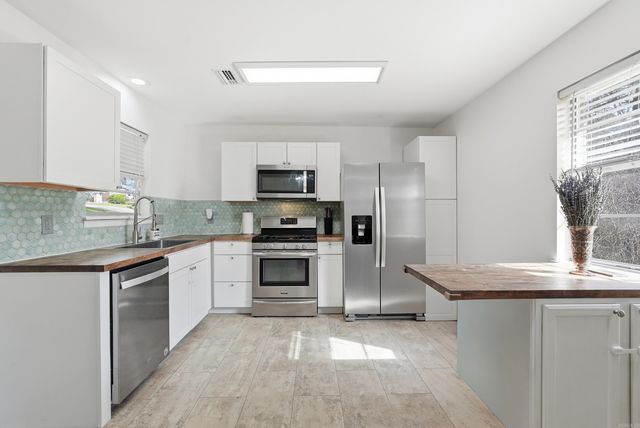 3 Birchwood Circle, Little Rock, AR 72211