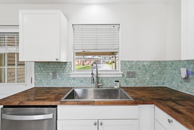 3 Birchwood Circle, Little Rock, AR 72211