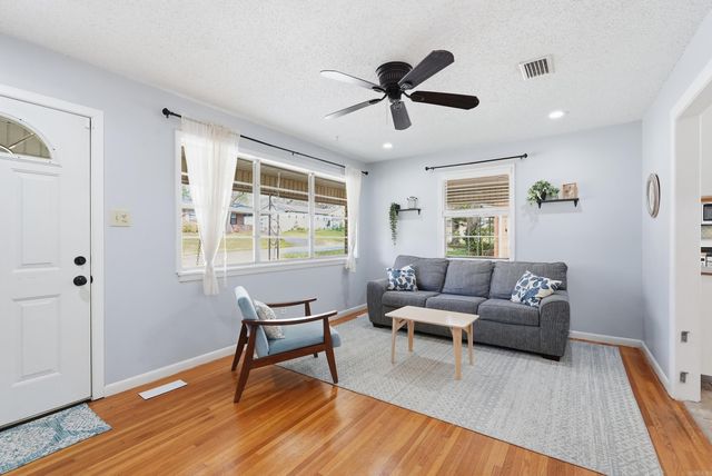 3 Birchwood Circle, Little Rock, AR 72211