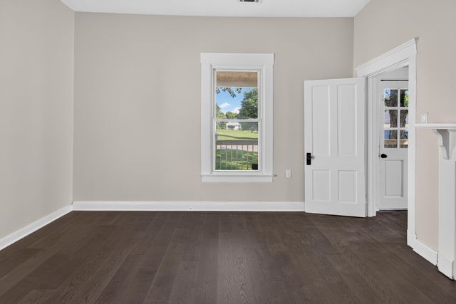1220 W Walnut Street, Danville, KY 40422