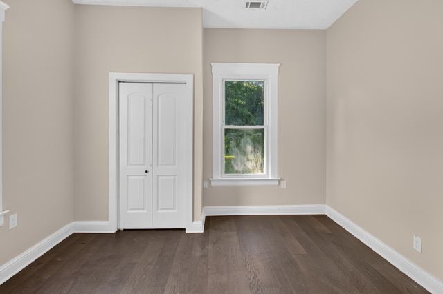 1220 W Walnut Street, Danville, KY 40422