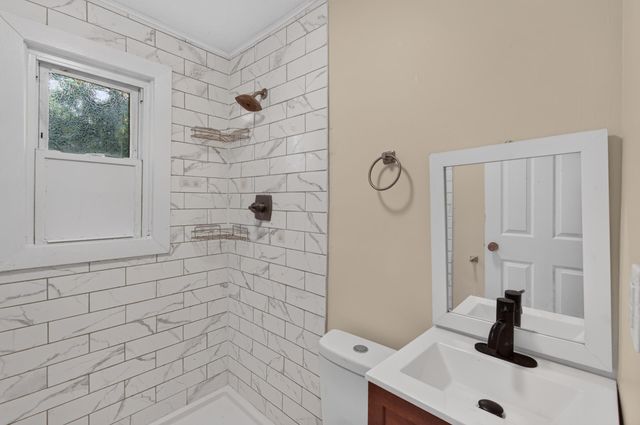 1220 W Walnut Street, Danville, KY 40422