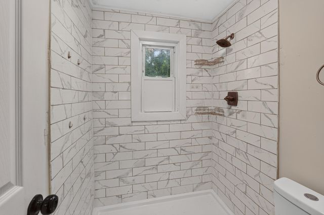 1220 W Walnut Street, Danville, KY 40422