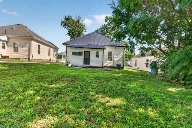 1220 W Walnut Street, Danville, KY 40422