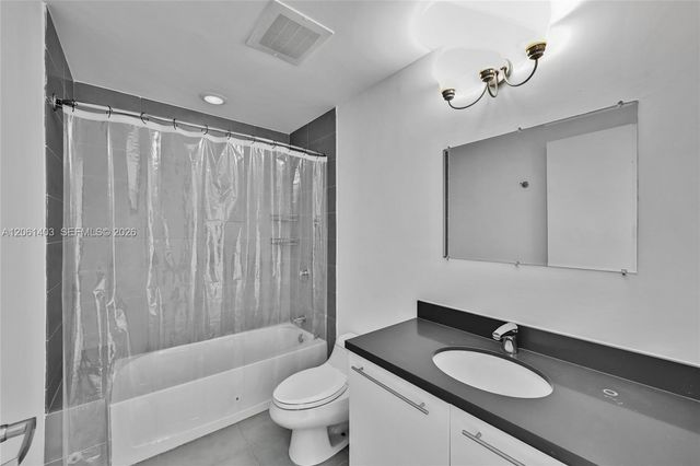 90 SW 3rd Street PH17, Miami, FL 33130