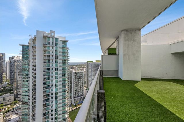 90 SW 3rd Street PH17, Miami, FL 33130