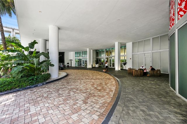 90 SW 3rd Street PH17, Miami, FL 33130