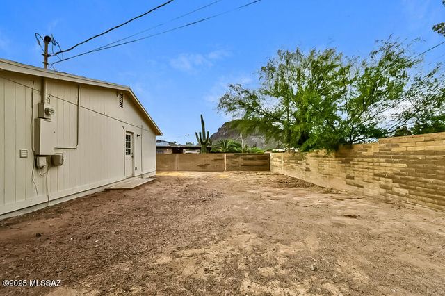 4657 S Paseo Don Carlos, Tucson, AZ 85757