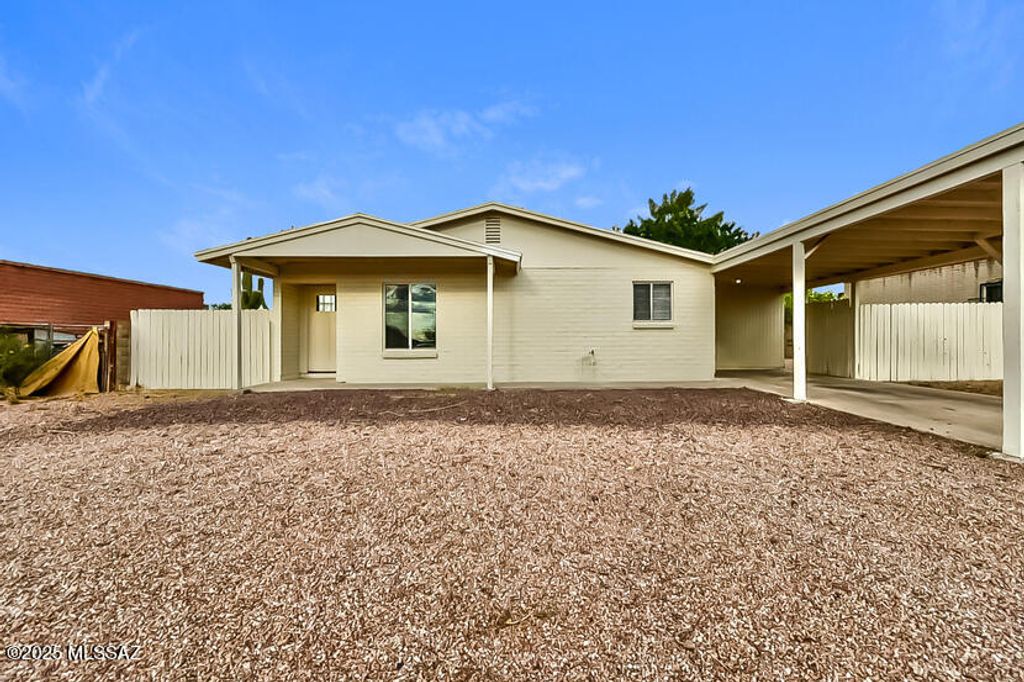 4657 S Paseo Don Carlos, Tucson, AZ 85757