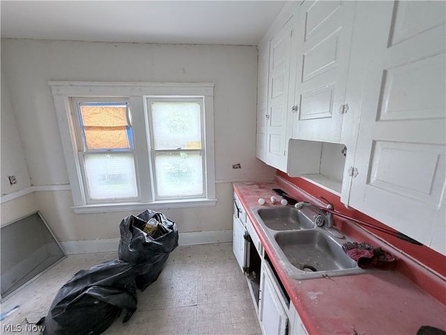 13508 Mann Avenue, East Cleveland, OH 44112