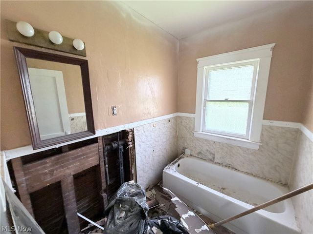 13508 Mann Avenue, East Cleveland, OH 44112