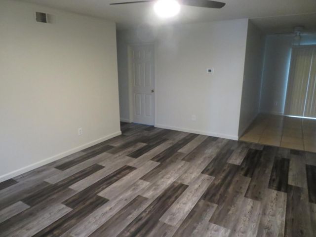 9058 Salmon Falls Dr., Sacramento, CA 95826