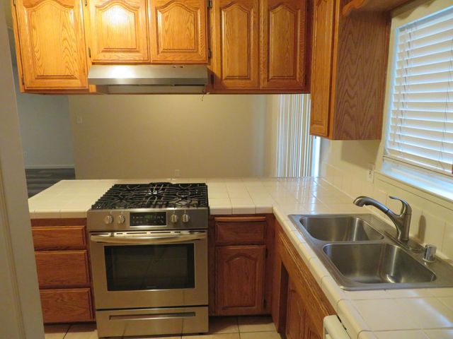 9058 Salmon Falls Dr., Sacramento, CA 95826