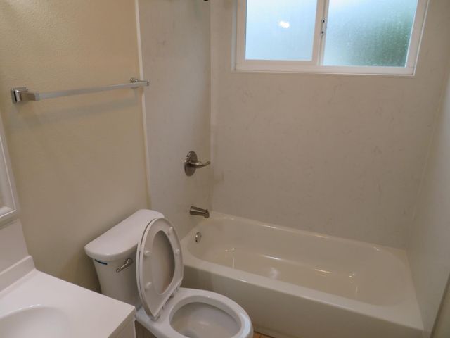 9058 Salmon Falls Dr., Sacramento, CA 95826