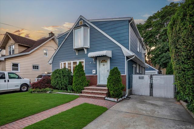78 Rockaway Parkway, Valley Stream, NY 11580