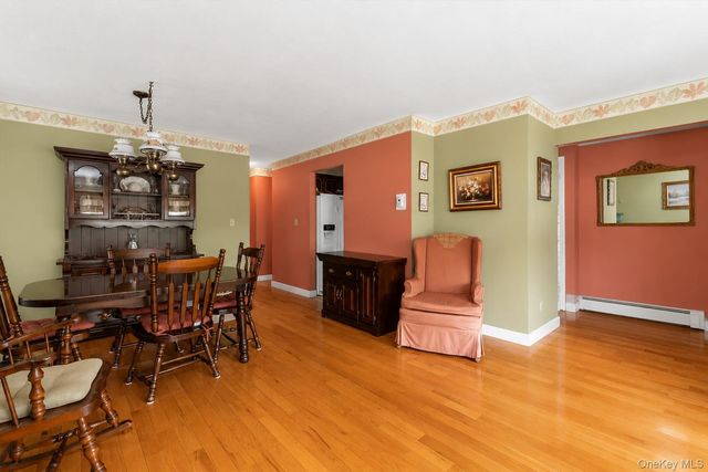 78 Rockaway Parkway, Valley Stream, NY 11580