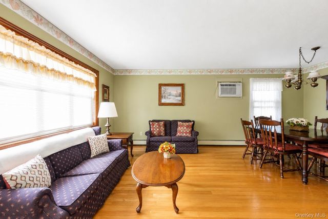 78 Rockaway Parkway, Valley Stream, NY 11580