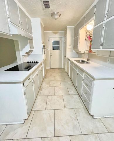6404 Moonglow Lane, Watauga, TX 76148
