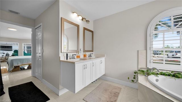 3730 SE 4th AVE, Cape Coral, FL 33904