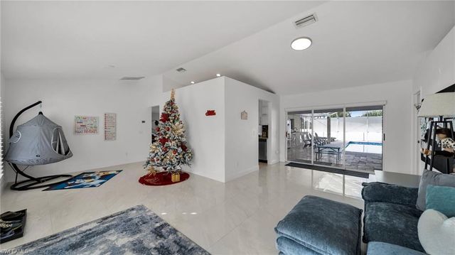 3730 SE 4th AVE, Cape Coral, FL 33904