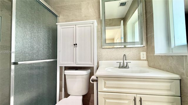 320 Holloway Drive 0, Plantation, FL 33317