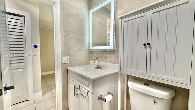 320 Holloway Drive 0, Plantation, FL 33317