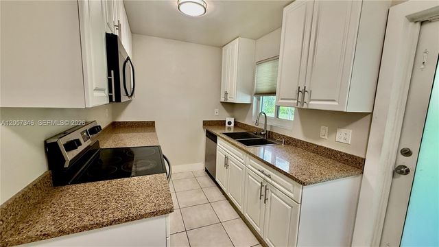320 Holloway Drive 0, Plantation, FL 33317