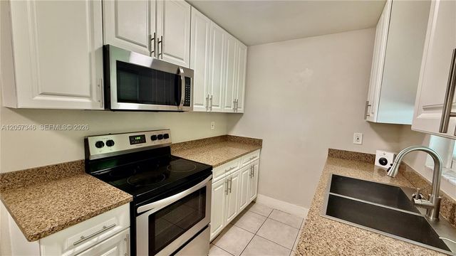 320 Holloway Drive 0, Plantation, FL 33317