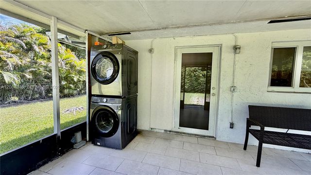 320 Holloway Drive 0, Plantation, FL 33317