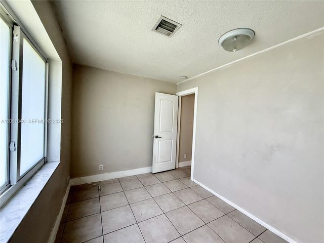 320 Holloway Drive 0, Plantation, FL 33317