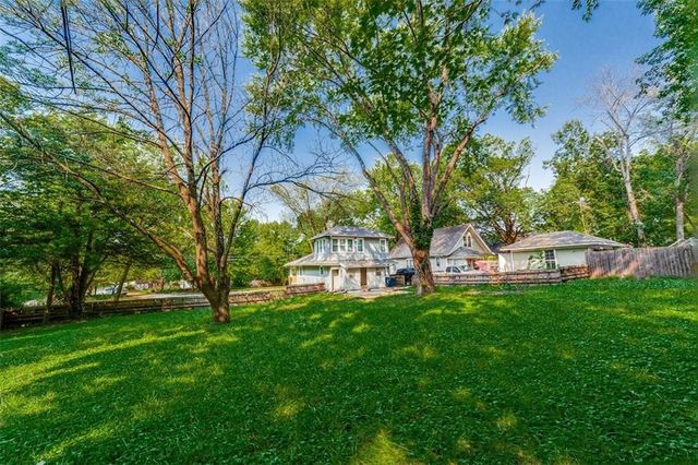 339 S Missouri Street, Liberty, MO 64068