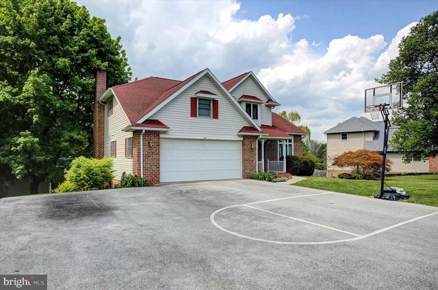 64 DILLER DRIVE, Shippensburg, PA 17257