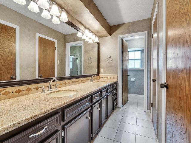 1707 W Hedgecroft Drive, El Lago, TX 77586