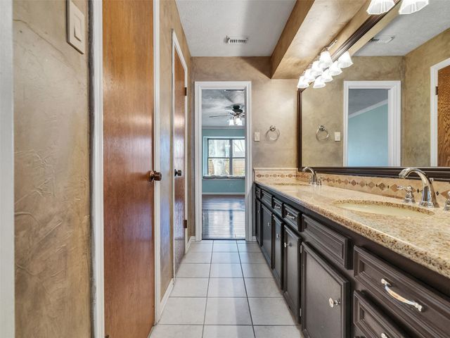 1707 W Hedgecroft Drive, El Lago, TX 77586