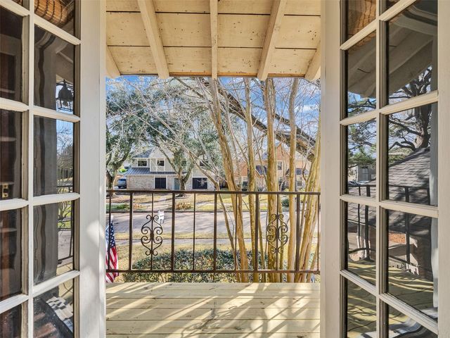 1707 W Hedgecroft Drive, El Lago, TX 77586