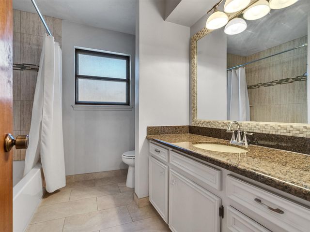 1707 W Hedgecroft Drive, El Lago, TX 77586