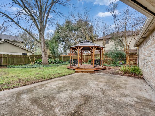 1707 W Hedgecroft Drive, El Lago, TX 77586