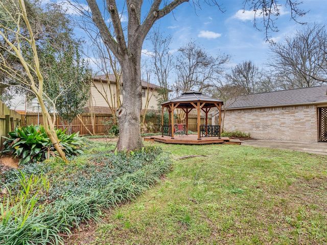 1707 W Hedgecroft Drive, El Lago, TX 77586