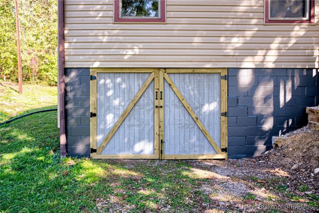 301 Amburgey Drive, New Albany, IN 47150