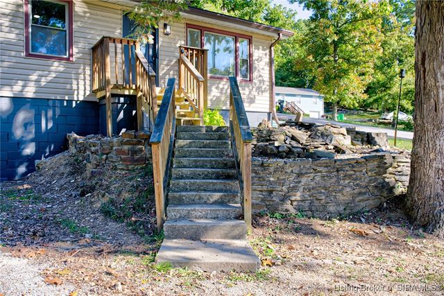 301 Amburgey Drive, New Albany, IN 47150