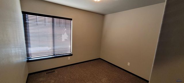 5816 HARPER CT, Rapid City, SD 57702