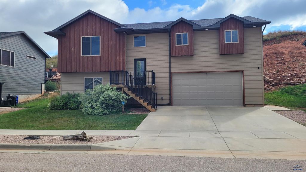 5816 HARPER CT, Rapid City, SD 57702