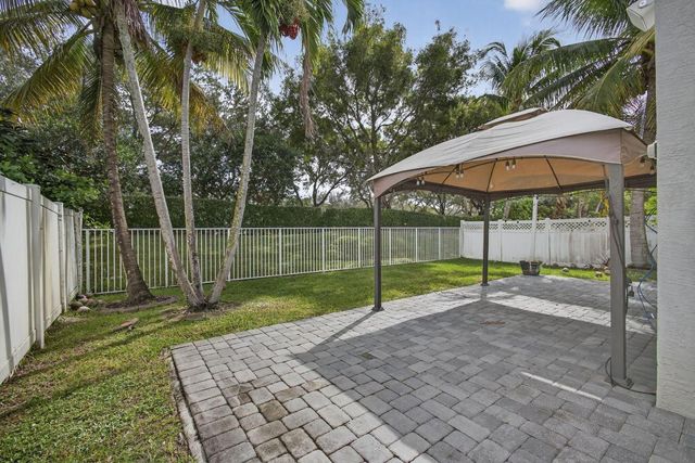 1475 Running Oak Lane, Royal Palm Beach, FL 33411