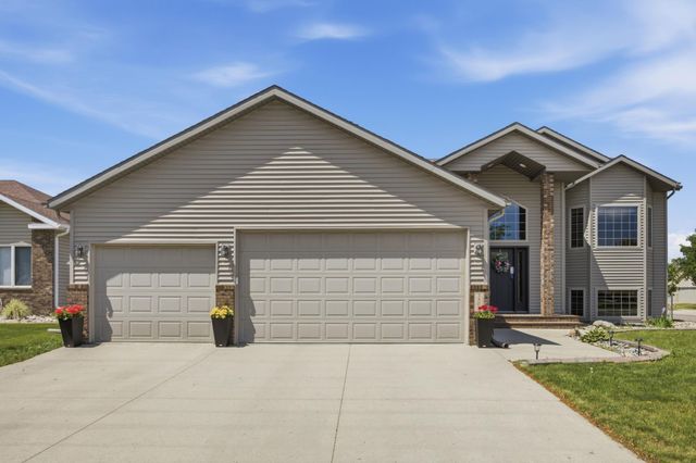 3507 Taylor Street S, Fargo, ND 58104