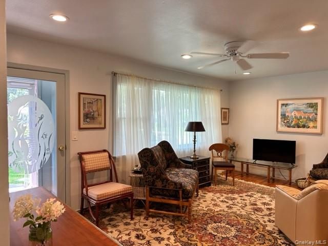 29 Maryland Boulevard, Hampton Bays, NY 11946